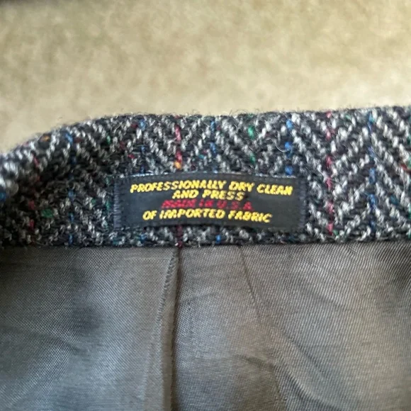 Classic Harris Tweed Gray Wool Blazer - Picture 3 of 7